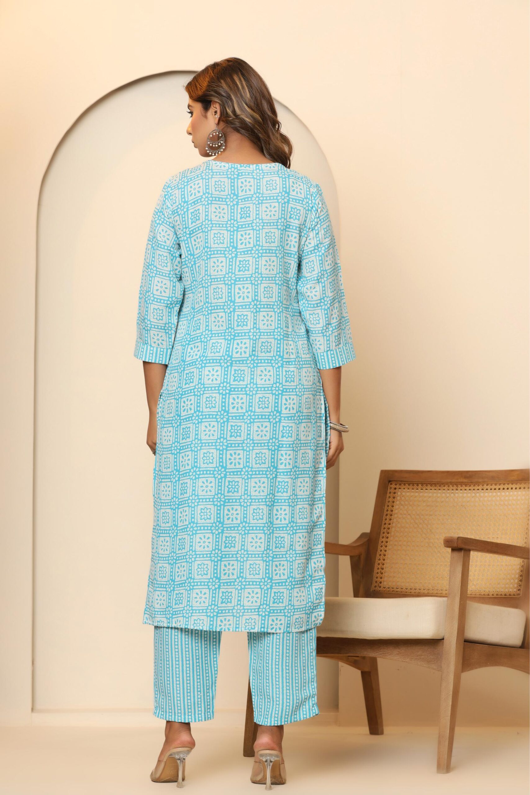 Light Blue Cotton Kurta Set with White Geometric and Floral Patterns - Image 6